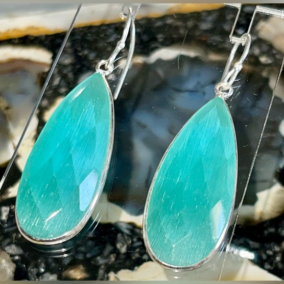 Blue Green Cat’s Eye Earrings 1 7/8” - Picture 3 of 11